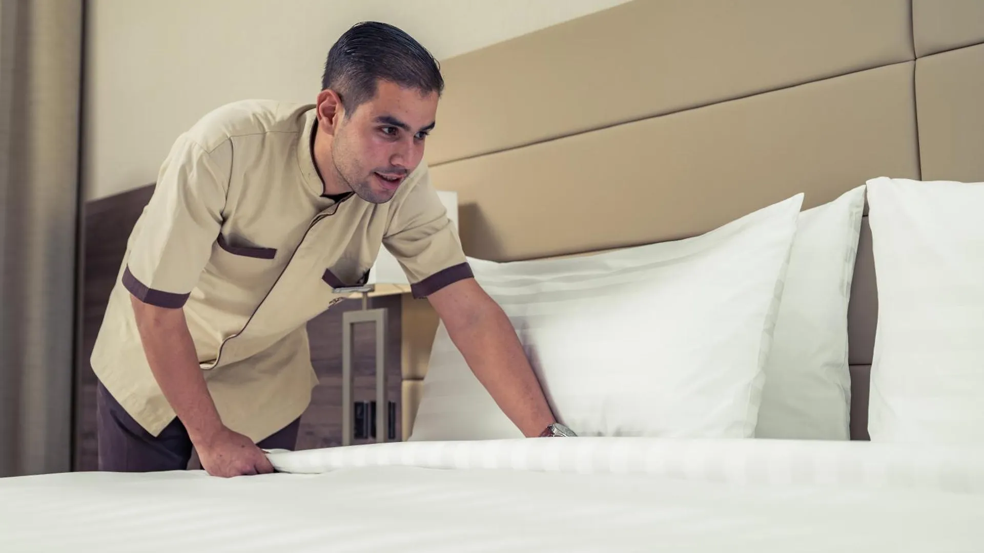 ****  Wirgan Al Noor, Tapestry Collection By Hilton Hotel Mecca Saudi Arabia